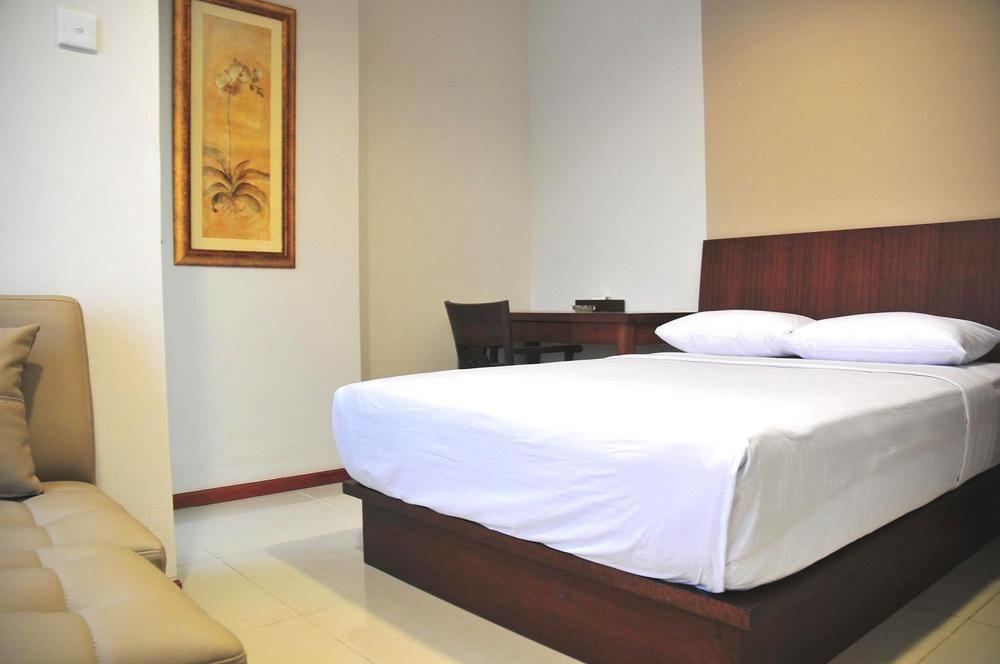 Capital O 1748 Thamrin Condotel Jakarta Exterior photo