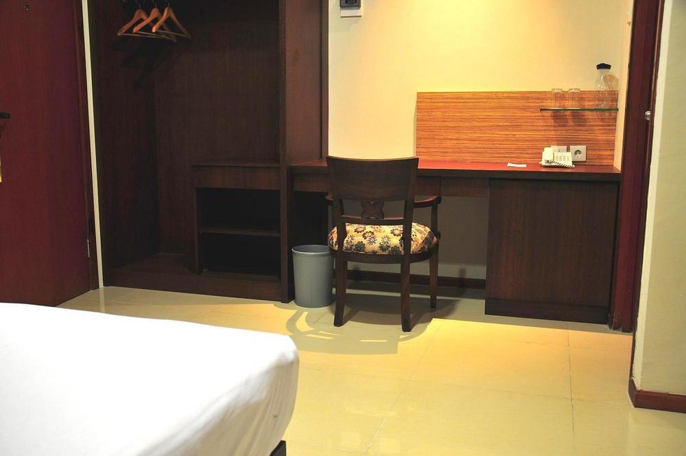 Capital O 1748 Thamrin Condotel Jakarta Exterior photo