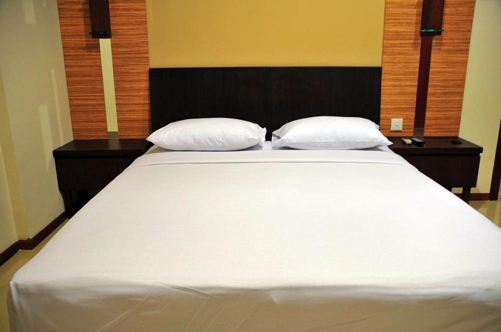 Capital O 1748 Thamrin Condotel Jakarta Exterior photo