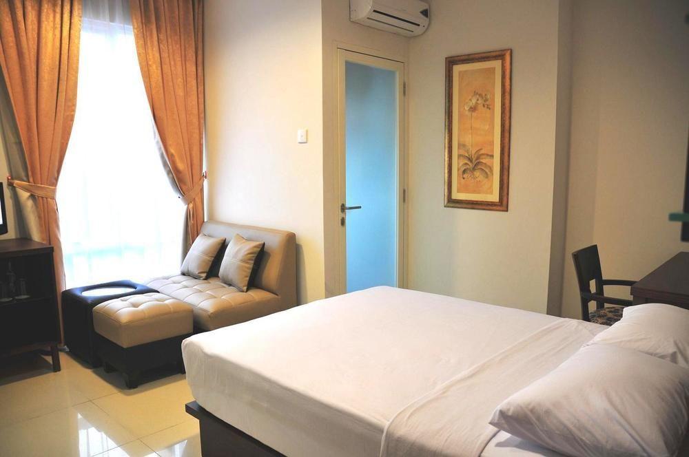 Capital O 1748 Thamrin Condotel Jakarta Exterior photo