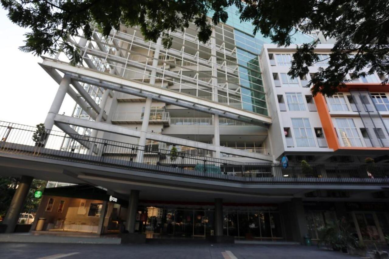 Capital O 1748 Thamrin Condotel Jakarta Exterior photo